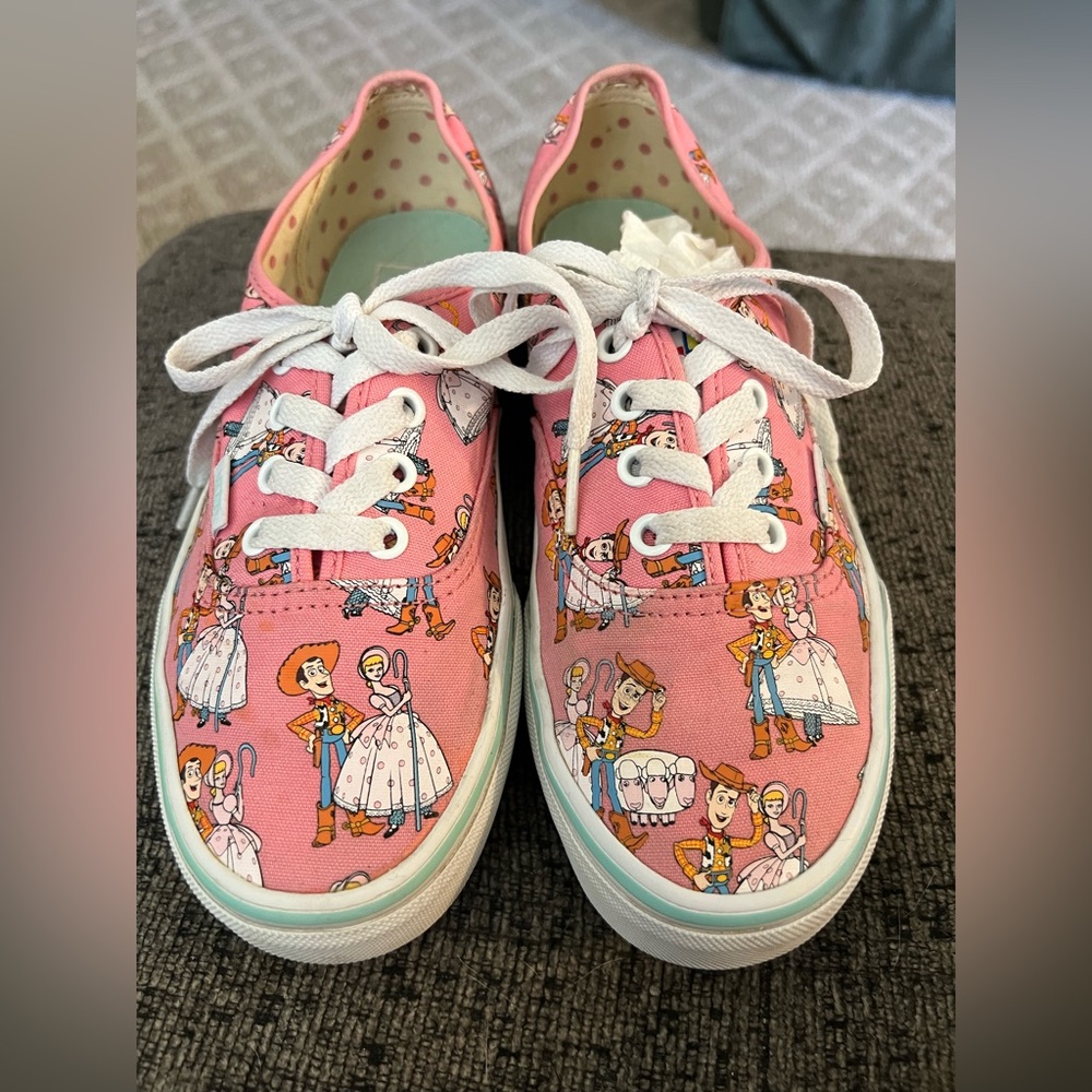 Excellent condition size 7 women’s Vans Disney Toy Story. Only worn minimal